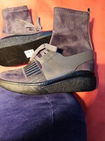 Új, barna zoknis bokacsizma / éktalpú platform sneaker – 39-es (38-asra ajánlott)