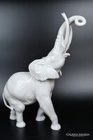 NAGYMÉRETŰ, HEUBACH PORCELÁN ELEFÁNT SZOBOR