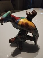 Színes mázas porcelán papagáj figura kishibás