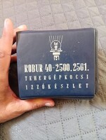 Robur izzó készlet