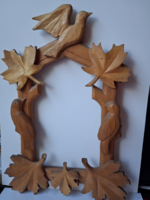Kézzel faragott óralap, képkeret leveleket és madarakat ábrázol. Egyedi készítésű 35x25,5 cm es.
