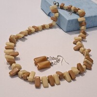 Porcelain jewelry set