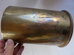 II. vh-s ágyúhüvely, 1940. 15 cm, 14/33 M. Szép állapotú, polírozott.