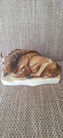 Zsolnay ülő bika porcelán9