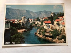 Mostar, képeslapok. Az 1990- ben készült a délszláv háború előtti, a 2004-beni az újjáépített…….……..