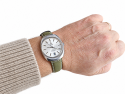 Doxa by Synchron UltraSpeed Hi-Beat 36000 Automatic full steel vintage watch from the 1970s