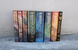 Teljes Harry Potter sorozat (1-7. rész) + Az elátkozott gyermek (8. kötet).