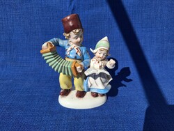 Német porcelán harmonikás, zenész pár