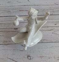 Hollóházi porcelain Aladdin on the flying carpet!