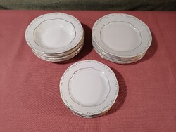 Zsolnay gold-plumed 18-piece plate set