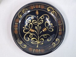 Decorative glazed ceramic plate or wall ornament with floral pattern, flawless condition, 24.5 cm diameter