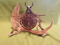 ANTIQUE HUNTER'S FIREPLACE CLOCK WITH ANTLER DECORATION, TROPHY