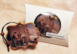 Pine cone ornament in windowed pillow box