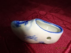 Dutch porcelain mini slippers, length 5 cm. He has!