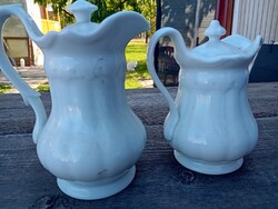 Bíder white jugs