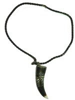 Kézműves csontszín KAROM/FOG/TÜLÖK alakú GÖRÖG ornamentikával díszített NIKÉ NYAKÉK a képek szerint
