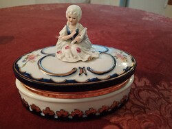 Finom kidolgozású Capodimonte porcelán bonbonier