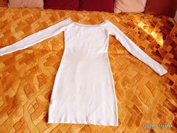 FEHÉR KÖTÖTT, MELEG RUHA  MÉRET: HOSSZ: 86 CM, VÁLLA:38, UJJA: 58 CM  MÉRET-38-40  FELLÉPÉSRE FELVET
