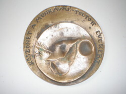 RARE BRONZE PLAQUETTE. WORK BY SCULPTOR BÉLA MLADONYICZKY