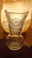 Hibátlan, kézzel csiszolt ólomkristály váza (15 cm, 454 g súlyú)