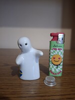 Porcelain salt/pepper shaker with stopper. Flawless.