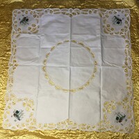 Adorable Duck in Reeds Patterned Cotton Canvas Lace Handicraft Doily