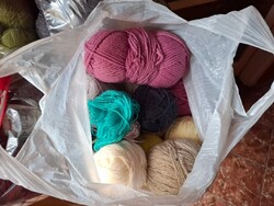 Large Quantity of Retro Yarn with Knitting Needles