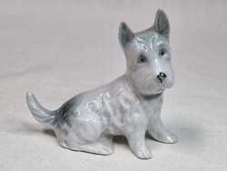 Német porcelán kutya figura hibátlan állapotban 6 cm. magas