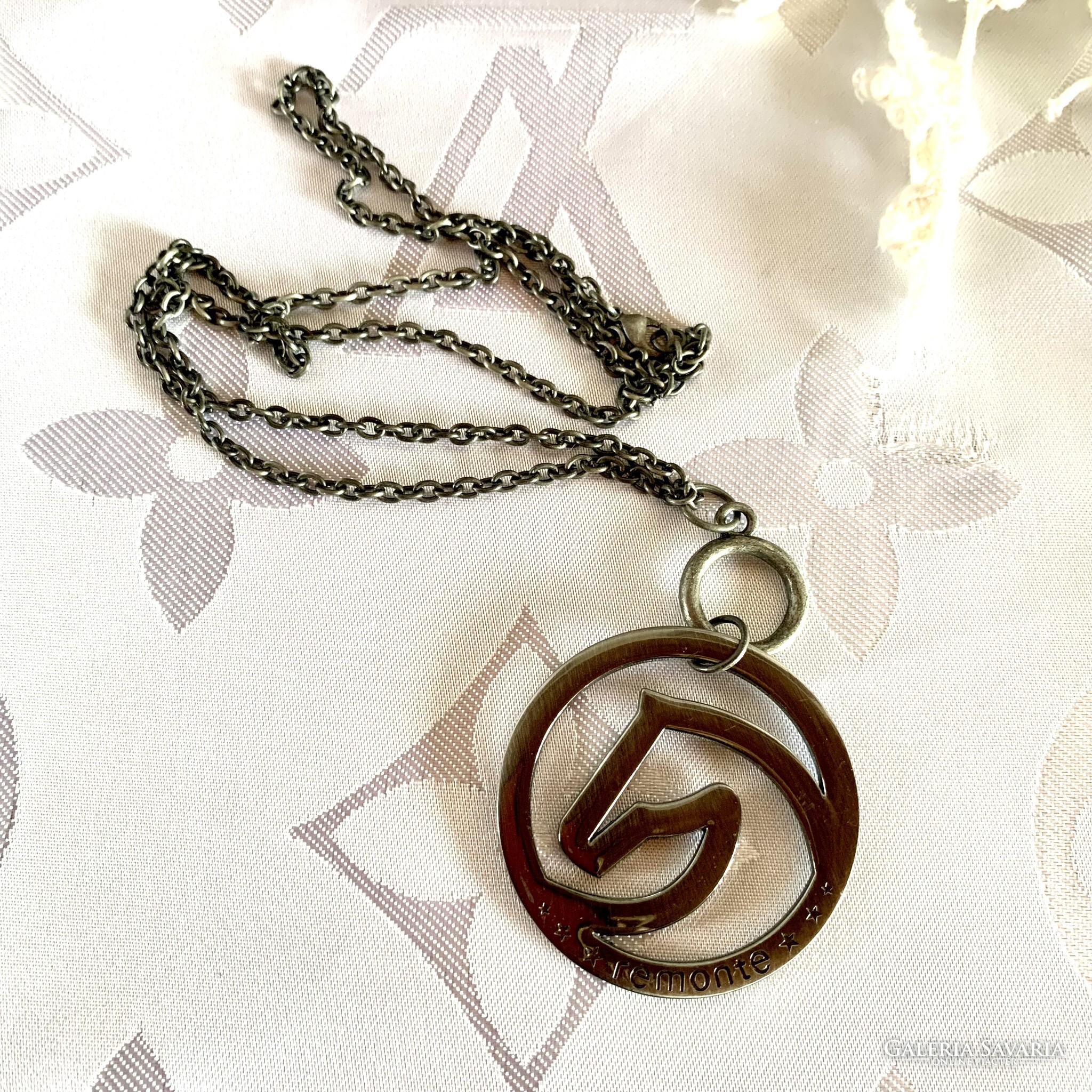 Vintage jewelry hotsell necklace
