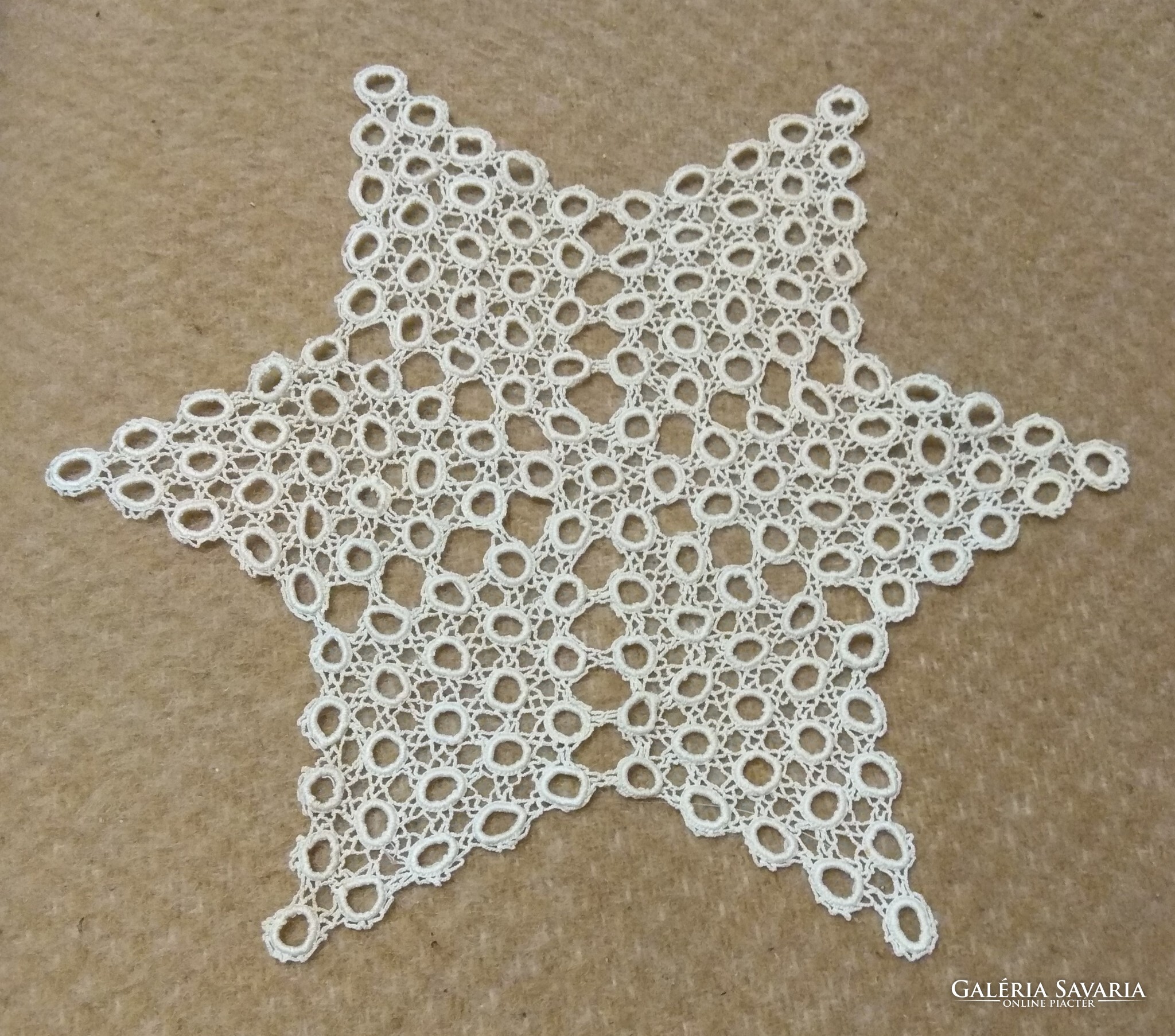 Horgolt csipke terítő (hatszögletű csillag alakú) - Szőnyeg, Textil ...