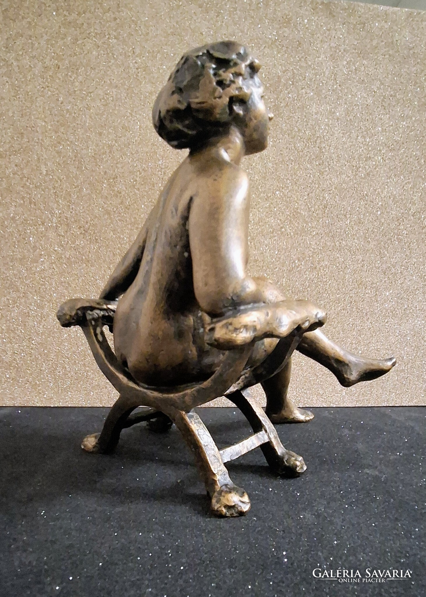 Kutas László: Ülő nő (bronzírozott szobor) - Szobor | Galéria