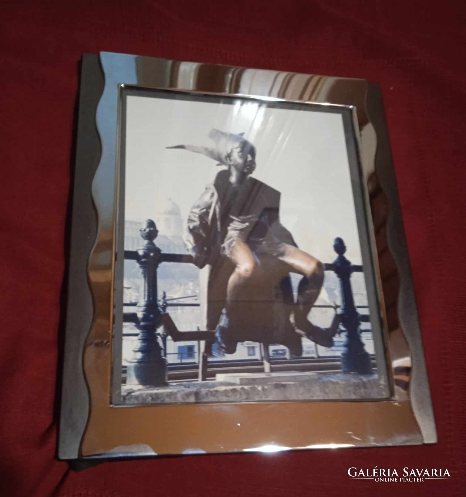 Beautiful Silver color frame of Cute Picture filmed in Budapest ...