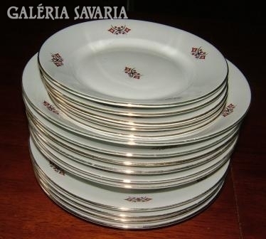 15 Zsolnay plates!