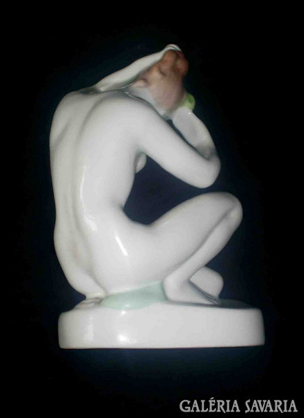 Aquincum porcelán női szobor