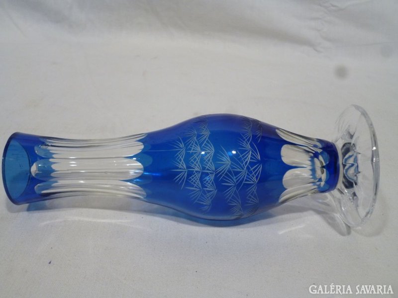 5066 Régi csiszolt színezett üveg talpas váza 18cm