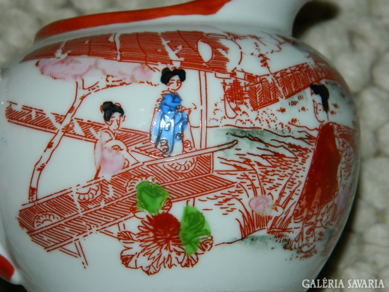 Japán - kézzel festett - tejszínes Gésa kiöntő