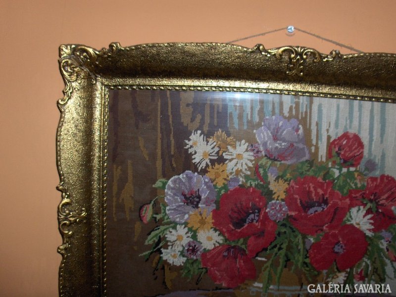 Old, beautiful poppy tapestry in a wide gilded lace frame - 86 x 68 cm