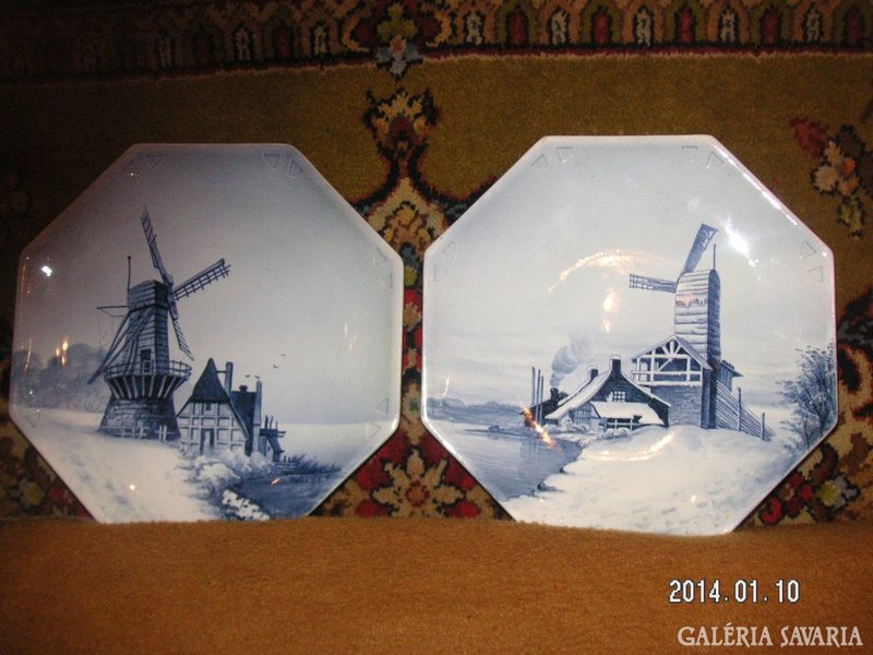 Villeroy-boch-metlach, large antique, pair of majolica wall plates, flawless, 32 cm. Sheet size