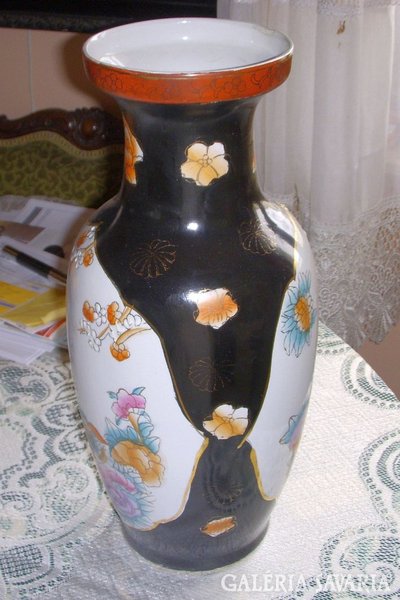 Ancient Japanese large vase