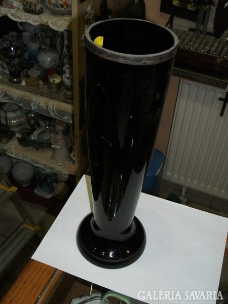 Ezüstözött fekete üveg váza