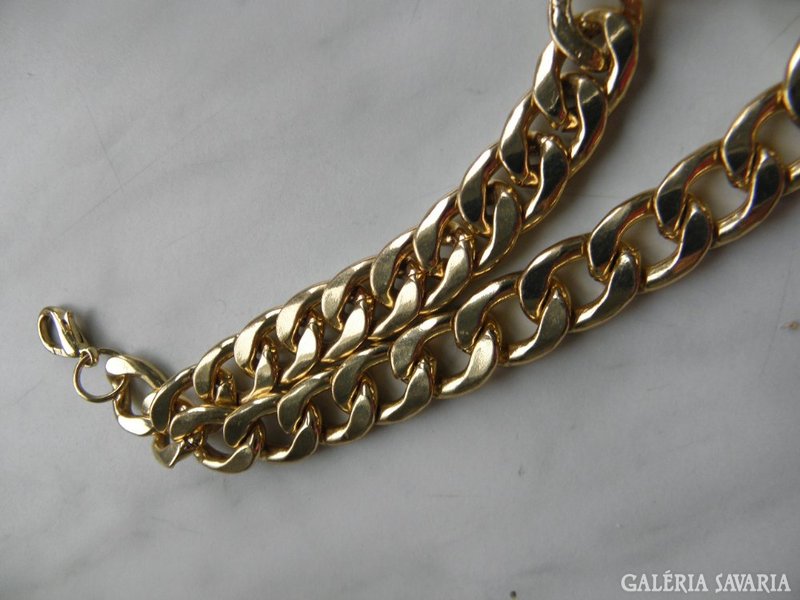 Gold plated rihanna pendant necklace