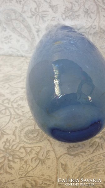 Kék váza tölgyfaágas motívummal