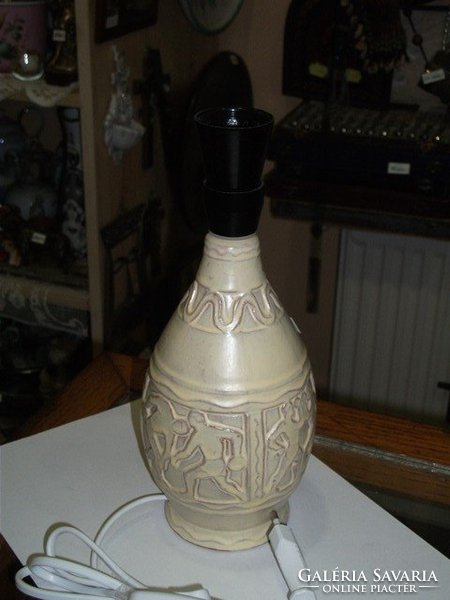Kerámia figurális asztali lámpa