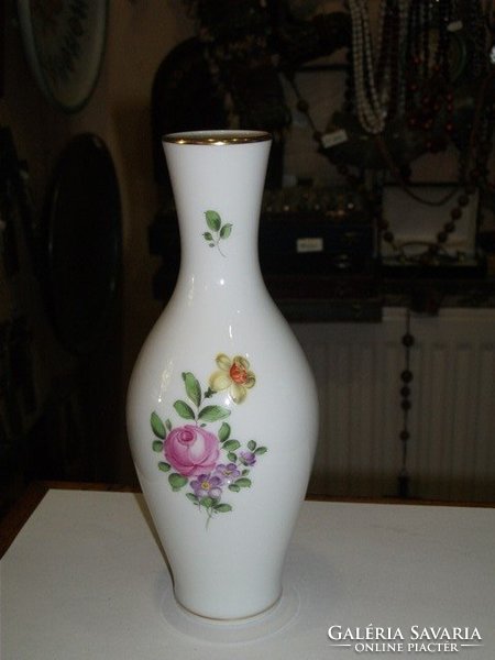 Neuwien porcelán váza