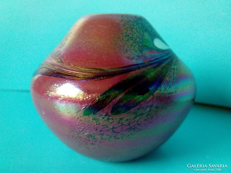 Jelzett irizáló üveg váza Kazimierz Trygar alkotás