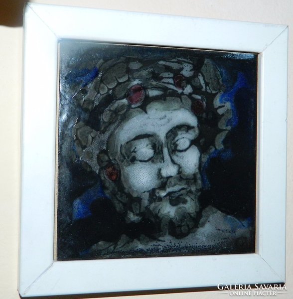 White marguerite: head of Jesus - fire enamel image