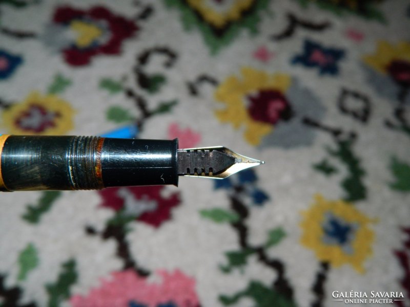 Antique triumph pen