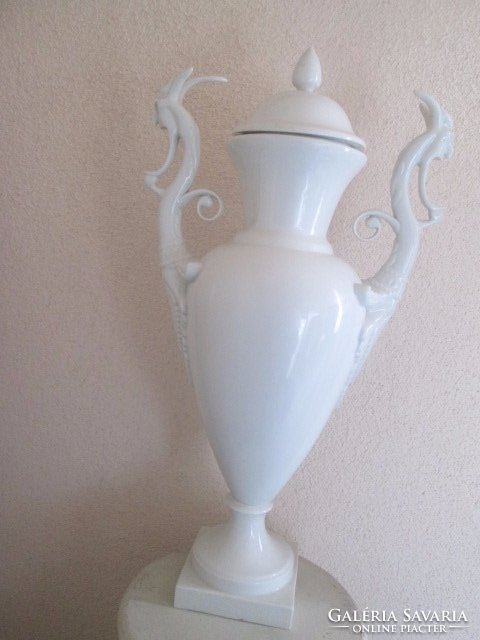 Royal Altwien fedeles porcelán padlóváza a XIX. sz. végéről