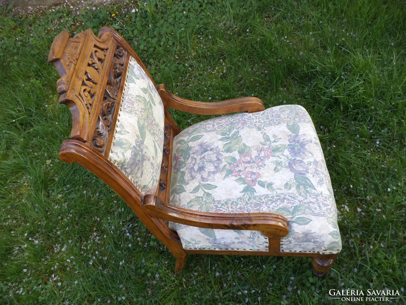 Neoreneszánsz antik fotel.