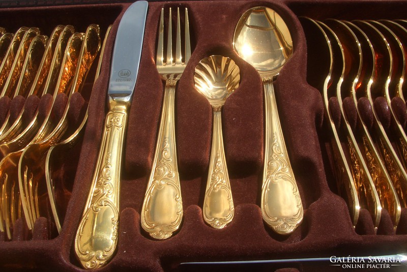Antique luxury 19 carat (rose gold) gilded 12 eyes from 1945. Cutlery